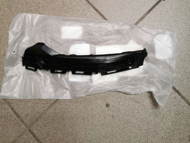 bontott TOYOTA YARIS Jobb hátsó Lökhárító Tartó (Műanyag)