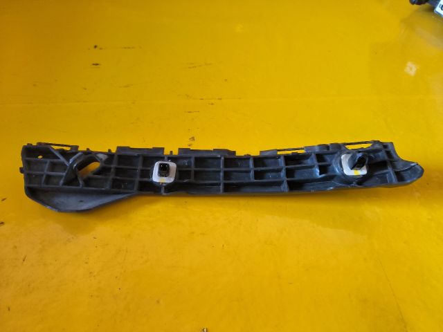 bontott TOYOTA YARIS Jobb hátsó Oldal Lökhárító Tartó (Műanyag)