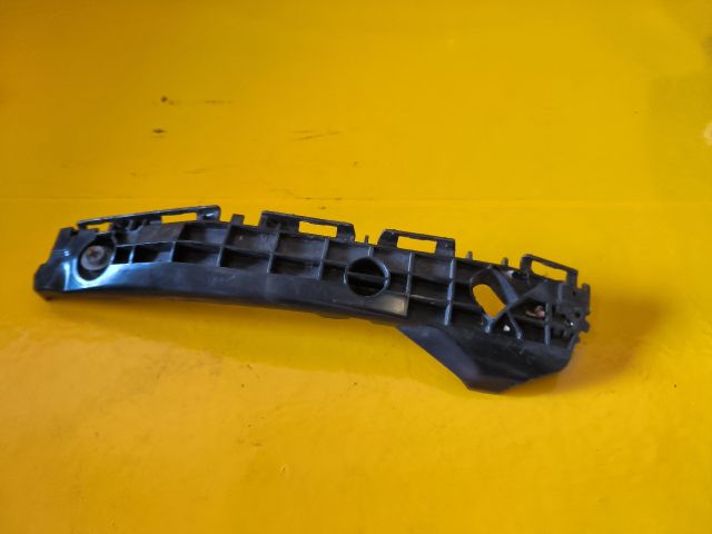 bontott TOYOTA YARIS Jobb hátsó Oldal Lökhárító Tartó (Műanyag)