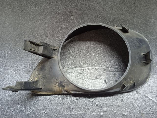 bontott TOYOTA YARIS Jobb Ködfényszóró Lámpakeret