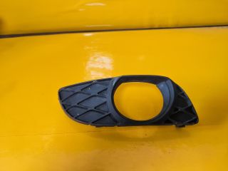 bontott TOYOTA YARIS Jobb Ködfényszóró Lámpakeret