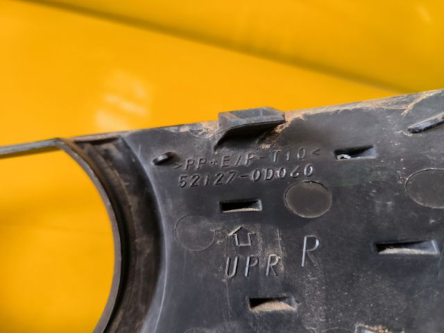 bontott TOYOTA YARIS Jobb Ködfényszóró Lámpakeret