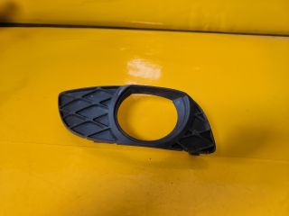 bontott TOYOTA YARIS Jobb Ködfényszóró Lámpakeret