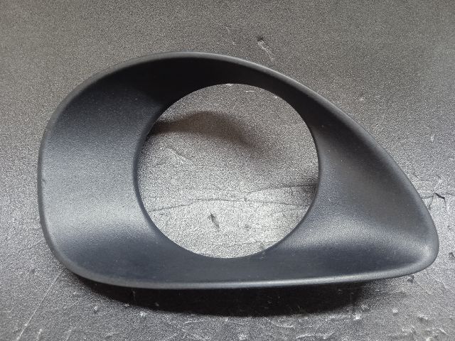 bontott TOYOTA YARIS Jobb Ködfényszóró Lámpakeret