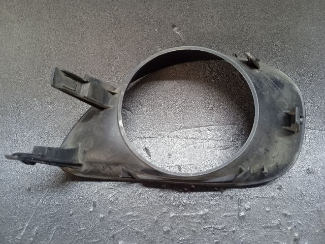 bontott TOYOTA YARIS Jobb Ködfényszóró Lámpakeret