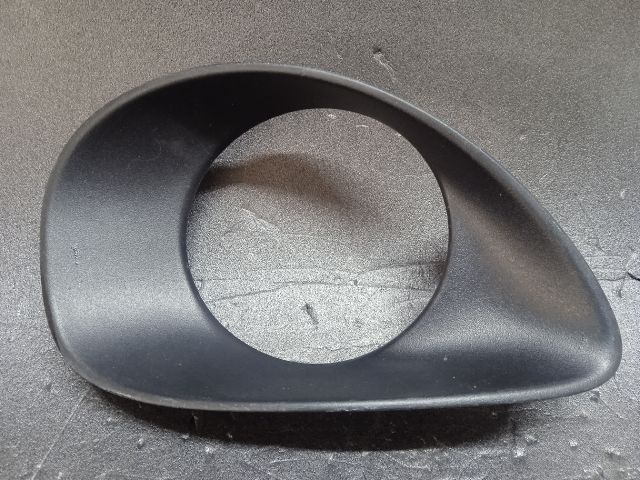 bontott TOYOTA YARIS Jobb Ködfényszóró Lámpakeret