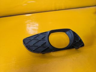 bontott TOYOTA YARIS Jobb Ködfényszóró Lámpakeret