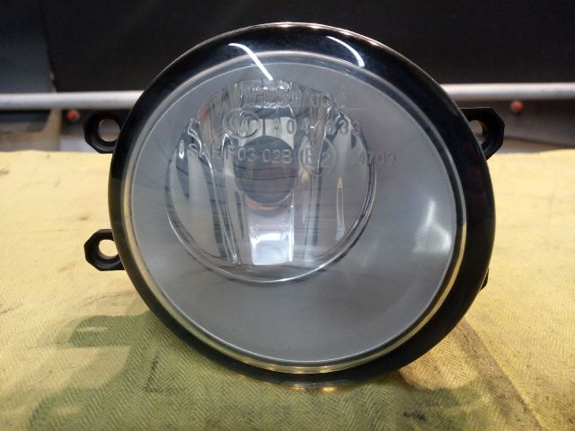 bontott TOYOTA YARIS Jobb Ködfényszóró