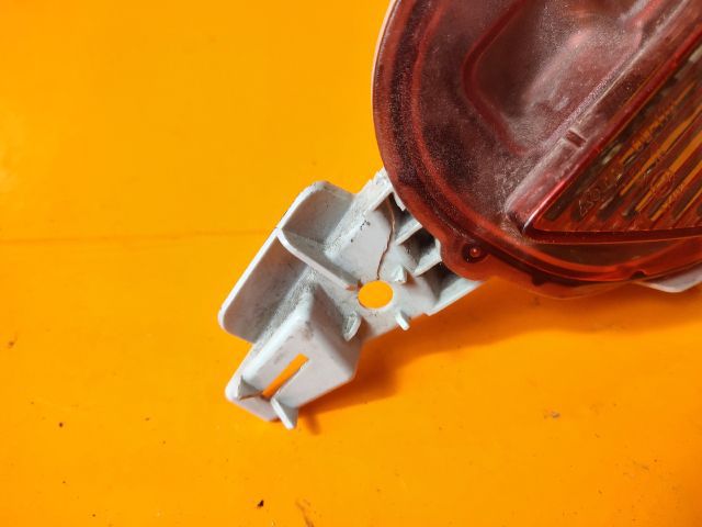 bontott TOYOTA YARIS Jobb Ködzárófény