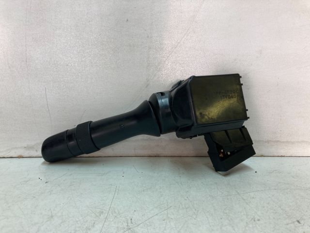 bontott TOYOTA YARIS Jobb Kormánykapcsoló Ablaktörlő