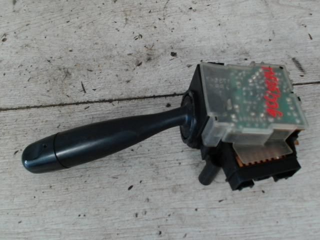 bontott TOYOTA YARIS Jobb Kormánykapcsoló Ablaktörlő