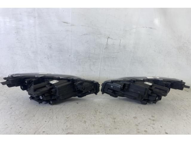 bontott TOYOTA YARIS Jobb Ledes Fényszóró