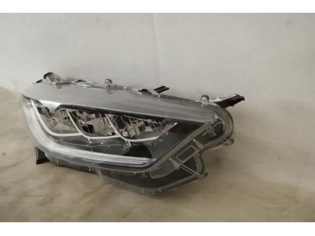 bontott TOYOTA YARIS Jobb Ledes Fényszóró