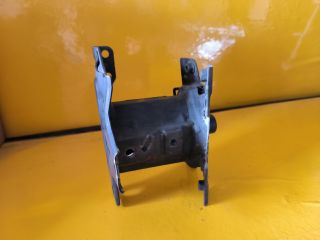 bontott TOYOTA YARIS Jobb Lökhárító Tartó Nyúlványvég