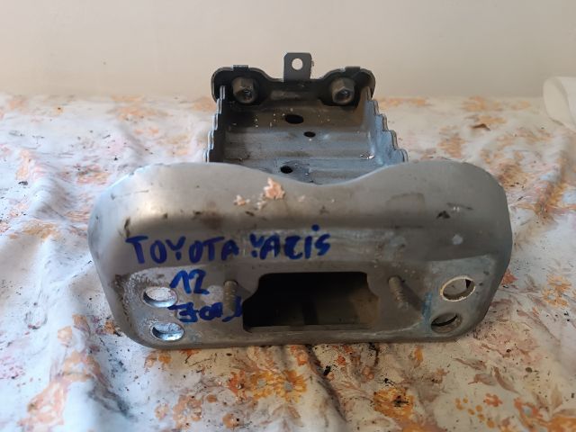 bontott TOYOTA YARIS Jobb Lökhárító Tartó Nyúlványvég