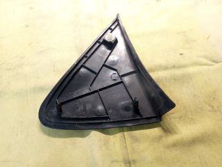 bontott TOYOTA YARIS Jobb Sárvédő Csavar Burkolat