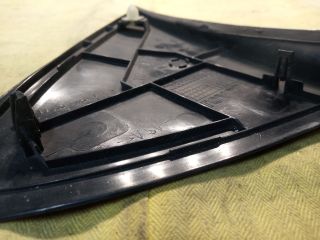 bontott TOYOTA YARIS Jobb Sárvédő Csavar Burkolat