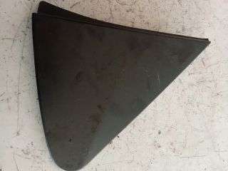 bontott TOYOTA YARIS Jobb Sárvédő Csavar Burkolat