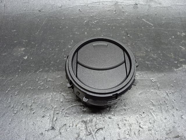 bontott TOYOTA YARIS Jobb Szellőző