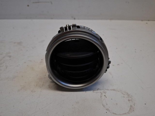 bontott TOYOTA YARIS Jobb Szellőző