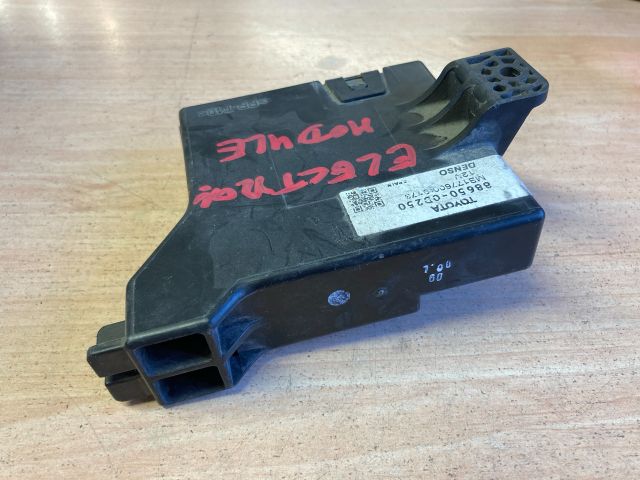 bontott TOYOTA YARIS Klíma Kapcsoló