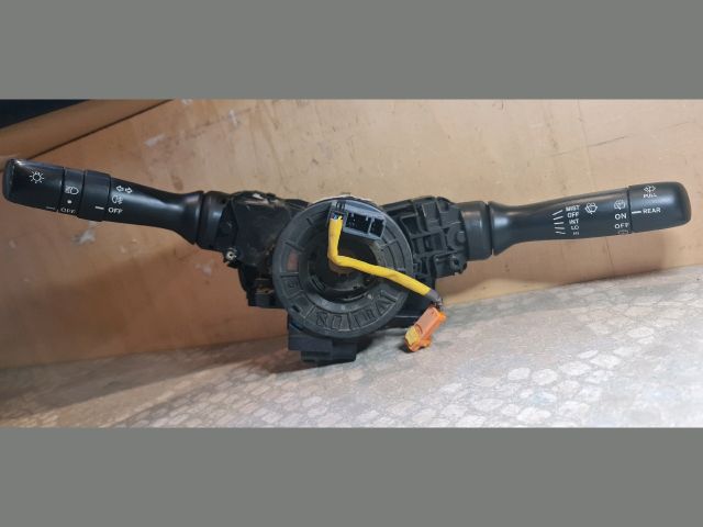 bontott TOYOTA YARIS Komplett Kormánykapcsoló (Bajuszkapcsoló)