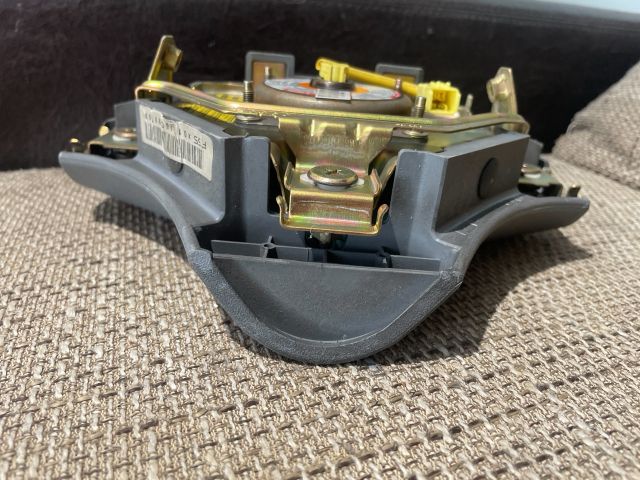 bontott TOYOTA YARIS Kormánylégzsák