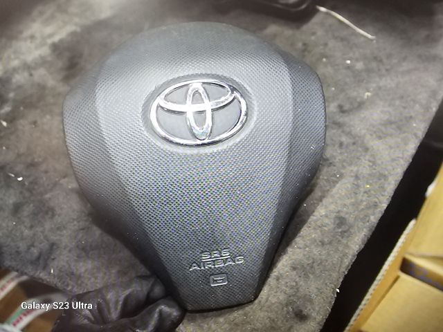 bontott TOYOTA YARIS Kormánylégzsák