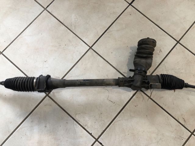 bontott TOYOTA YARIS Kormánymű Nem szervós