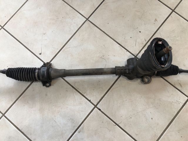 bontott TOYOTA YARIS Kormánymű Nem szervós