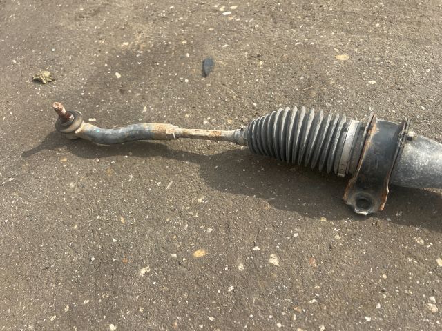 bontott TOYOTA YARIS Kormánymű Nem szervós