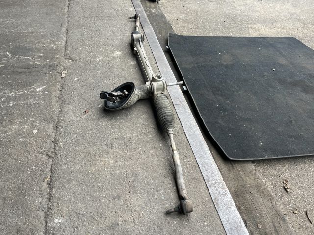 bontott TOYOTA YARIS Kormánymű Szervós