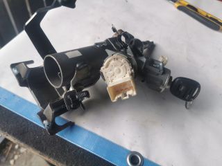 bontott TOYOTA YARIS Kormányoszlop Kormányzárral