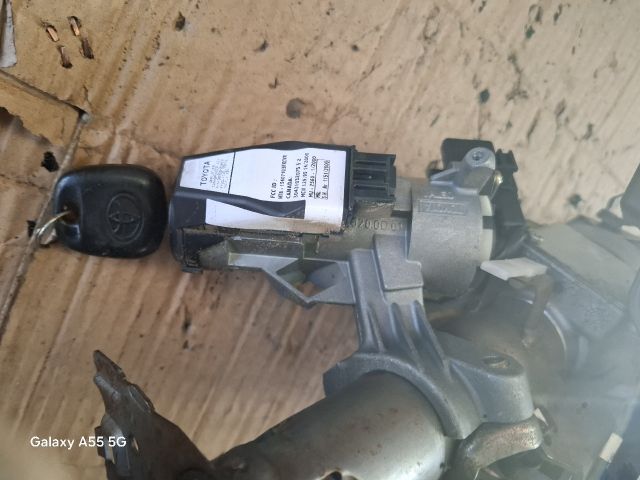 bontott TOYOTA YARIS Kormányoszlop