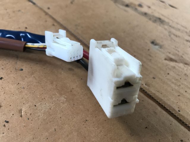 bontott TOYOTA YARIS Kormányoszlop