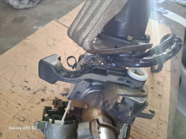 bontott TOYOTA YARIS Kormányoszlop