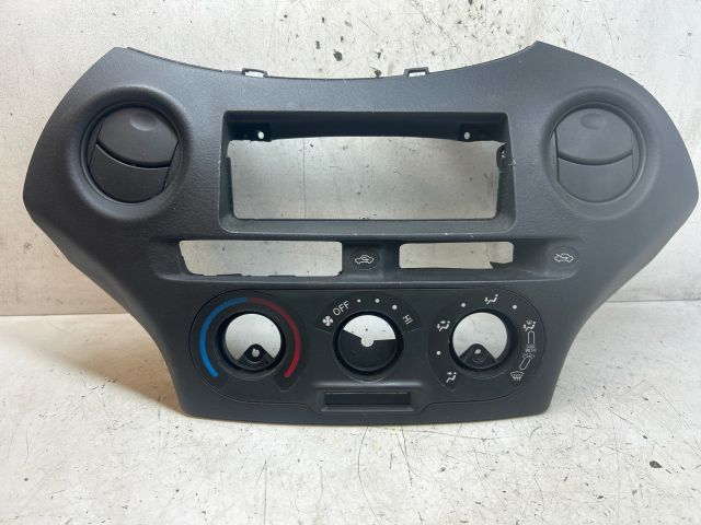 bontott TOYOTA YARIS Középkonzol Keret