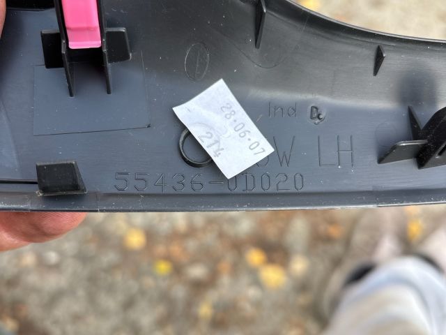 bontott TOYOTA YARIS Középkonzol Keret