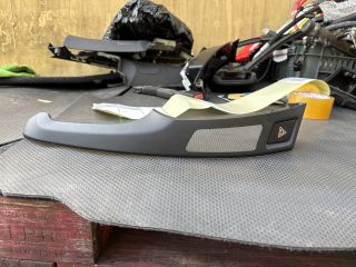 bontott TOYOTA YARIS Középkonzol Keret