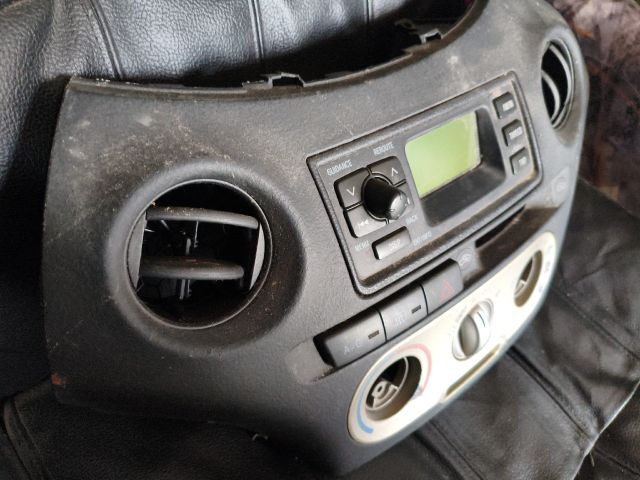 bontott TOYOTA YARIS Középkonzol Keret