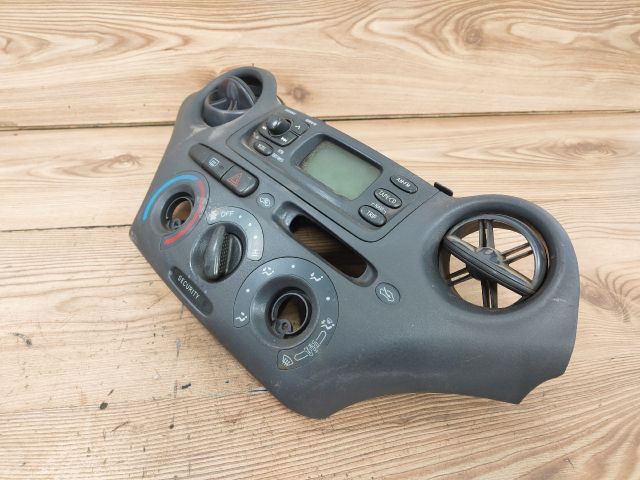 bontott TOYOTA YARIS Középkonzol Keret