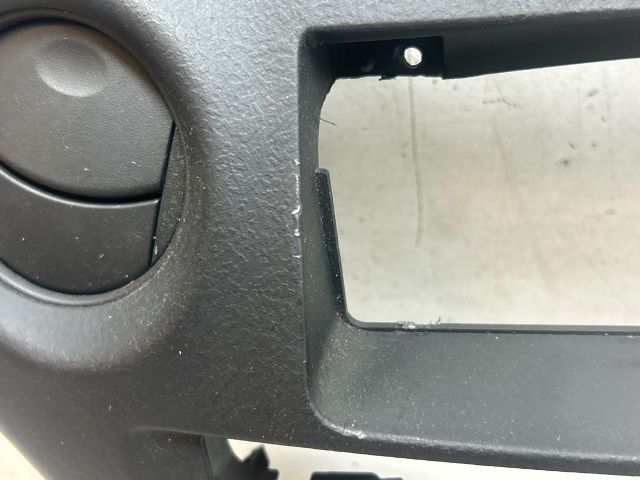 bontott TOYOTA YARIS Középkonzol Keret