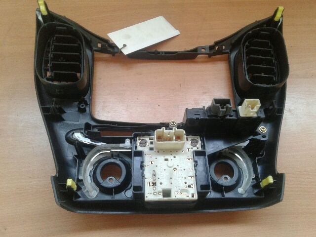 bontott TOYOTA YARIS Középkonzol Keret