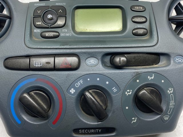 bontott TOYOTA YARIS Középkonzol Vezérlő Panel