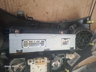 bontott TOYOTA YARIS Középkonzol Vezérlő Panel