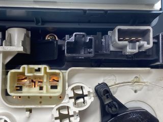 bontott TOYOTA YARIS Középkonzol Vezérlő Panel