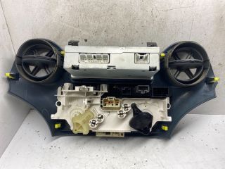 bontott TOYOTA YARIS Középkonzol Vezérlő Panel