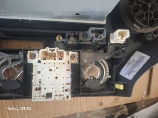 bontott TOYOTA YARIS Középkonzol Vezérlő Panel