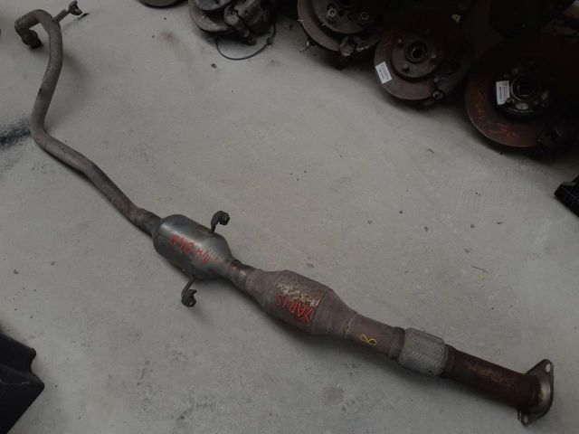 bontott TOYOTA YARIS Középső Kipufogó Dob