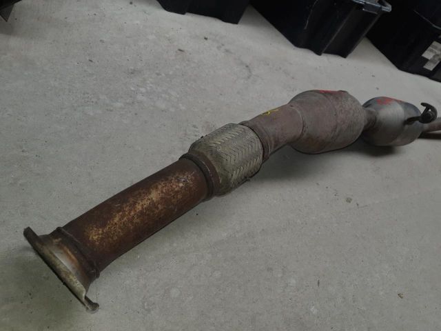 bontott TOYOTA YARIS Középső Kipufogó Dob